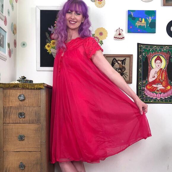 Vintage Red Chiffon Peignoir Set, 1960s Sheer Nylon Robe & Nightie by Warners S - Picture 5 of 10